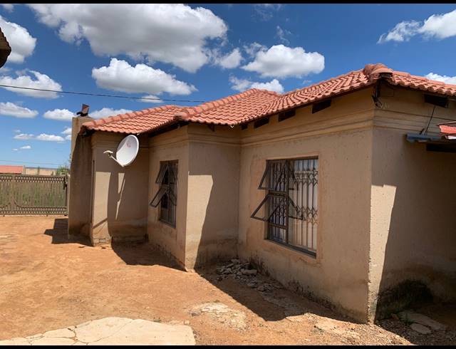 3 BEDROOM HOUSE FOR SALE IN MOHLAKENG